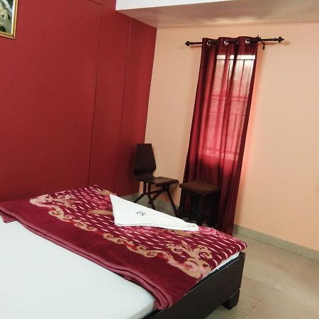 A.R.Residency Hotel Kunnamangalam Exterior photo